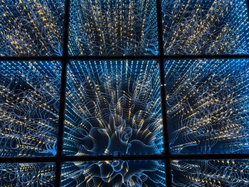 Svetleci podovi Glamur