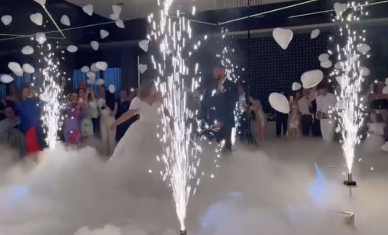 Bloom Room - Party effects