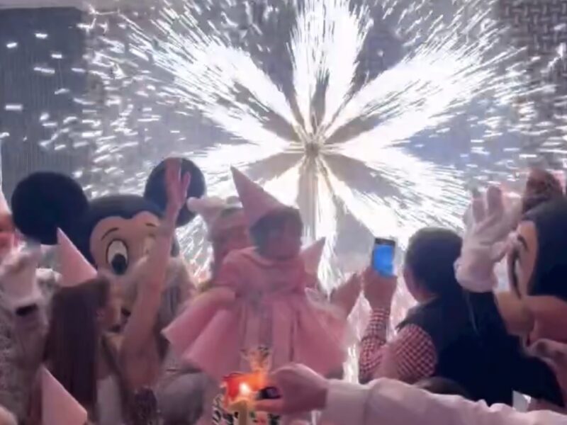 Bloom Room - Party effects