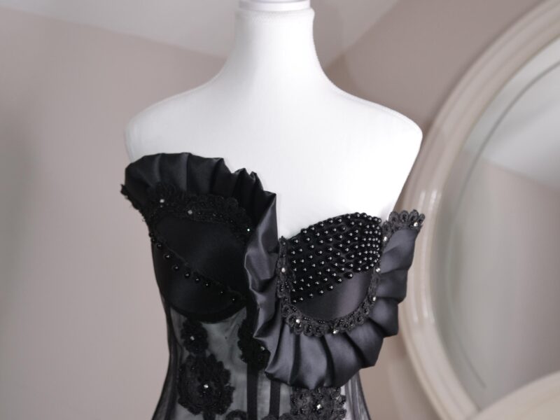 Queva.editions 🖤 Noir Corset Handmade