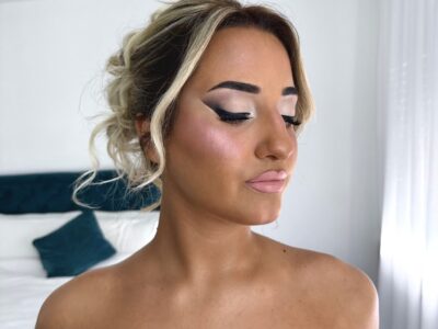 PROFFESIONAL MAKEUP ARTIST