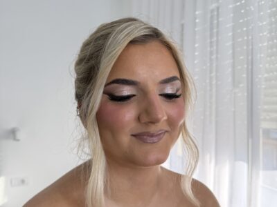 PROFFESIONAL MAKEUP ARTIST