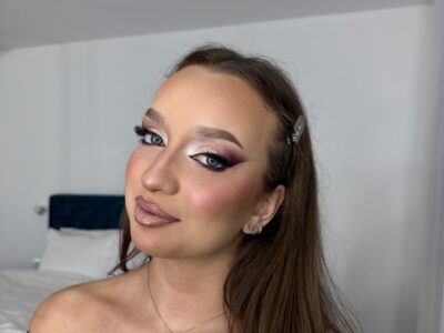 PROFFESIONAL MAKEUP ARTIST